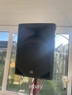Pair of powered PA speakers QTX QS12A With Stands