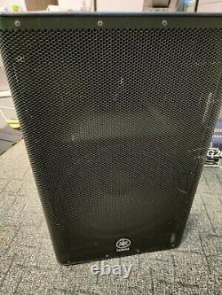 Yamaha Dxr15 Speakers Puissance 1100w Sortie En Grand État